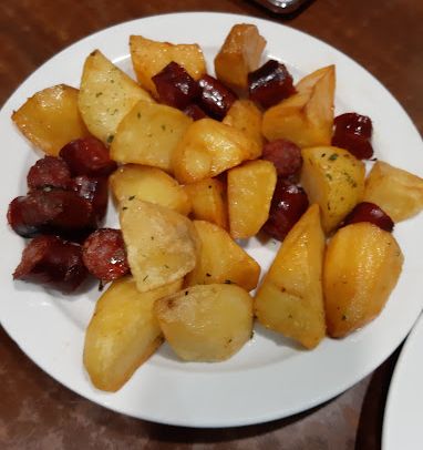 patatas fritas con chistorra